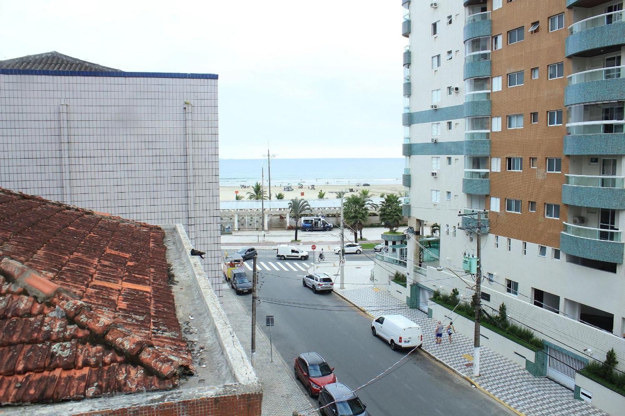 Pé Na Areia Guilhermina *